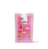Organic Pink Latte packaging featuring Pink Chai Latte from Atelier Marta, highlighting organic ingredients and vibrant design.